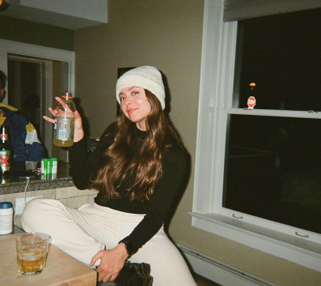 ジャック・レイ・パイルズのインスタグラム：「went snowboarding in Breckinridge and didn’t break any bones💁🏻‍♀️」