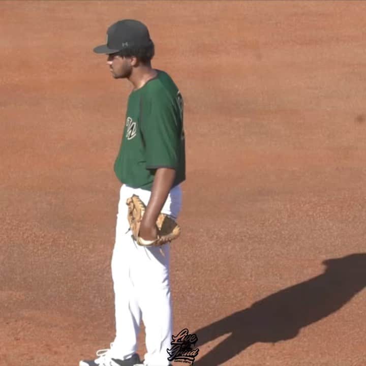 カルロス・ブーザーのインスタグラム：「Just The Beginning… Stay Tuned!!! #holdat 🎥: @l2g_tv」