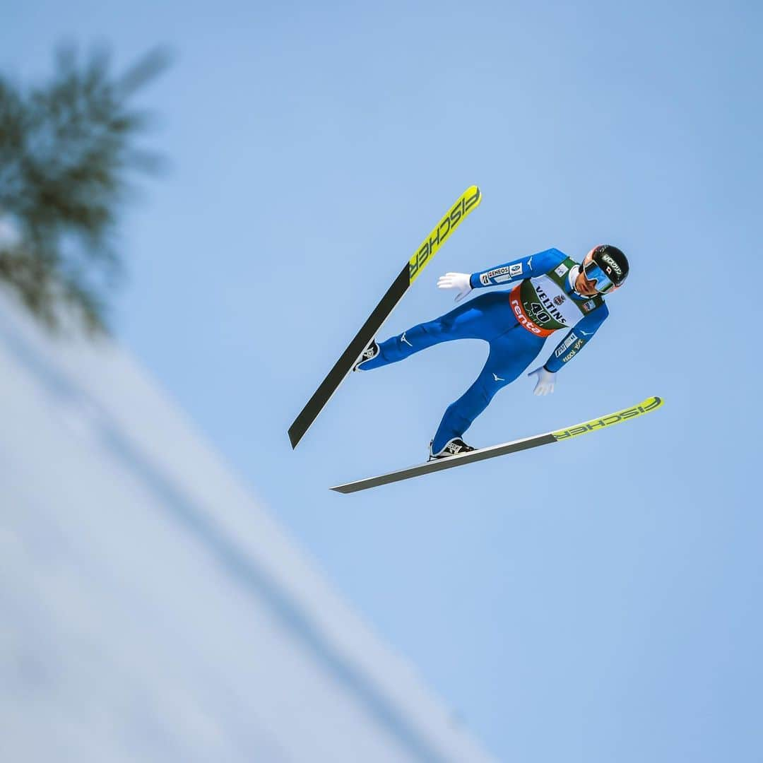 渡部暁斗のインスタグラム：「Back to World Cup circuit! I still have a little tired feeling after the Olympic, but I had enjoyed nice atmosphere in @lahtiskigames! Kiitos👍 #fisnoco #livetoski #BeWhoYouAre #fischerski #swix #oakley #goldwin #poc #kinetixx #アミノバイタル #バスクリン 📸 @nordicfocus」