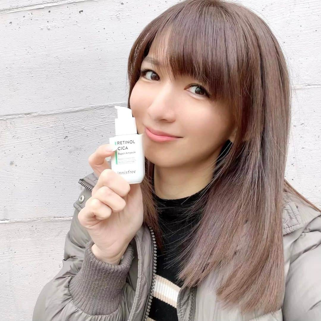 中谷あすみさんのインスタグラム写真 - (中谷あすみInstagram)「韓国ブランド @innisfreejapan さんのレチノール シカ リペア セラム✨ イニスフリーさんは以前から他商品を使用したことあったのですがビタミンAの1種のレチノールのこのセラムを新たに使ってみました！  乾燥で最近肌荒れなどもしやすいのでお肌へのビタミンチャージにとても良い◎ 肌馴染みもよく翌朝のお肌のつるつる感がお気に入りです✨  最近では夜のスキンケアでブースターとして毎日使用してます🙌  #innisfreejapan #イニスフリー #レチノールシカリペアセラム #毎日レチシカ #韓国コスメ #pr」2月28日 16時39分 - asumi_naa