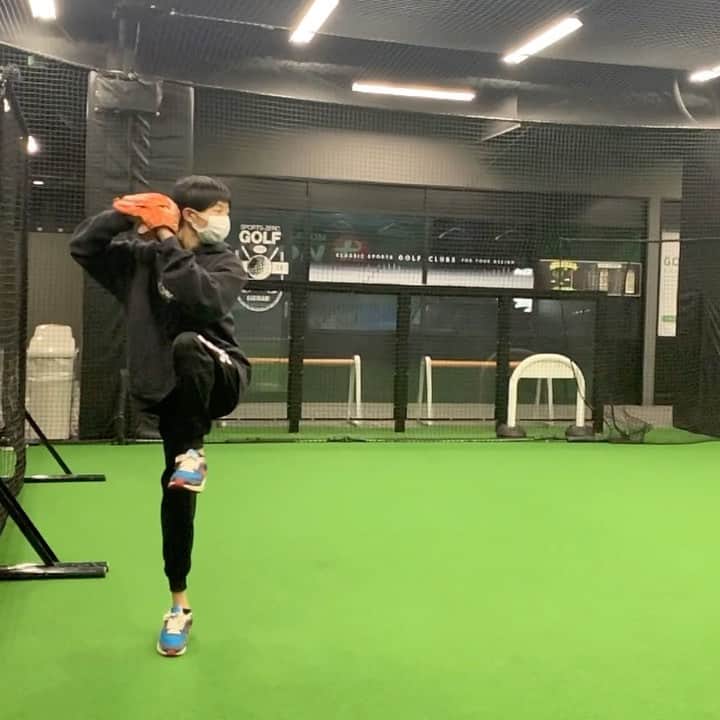 岩隈久志のインスタグラム：「最近少しだけアドバイスをするようになりました^_^  #長男 #myson」