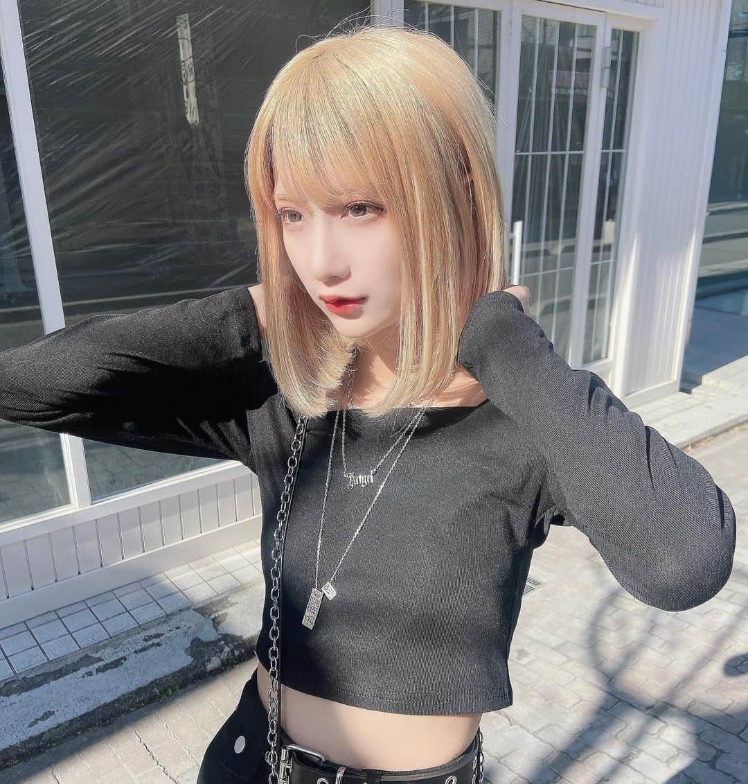 うみのういのインスタグラム：「この前ちばちゃんに顔まわりエクステとカットでボブにしてもらった〜女っぽいかわちいぼぶになれた◎ シールエク超質いいからおすすめだよ〜😉いつもありがとう❤︎」