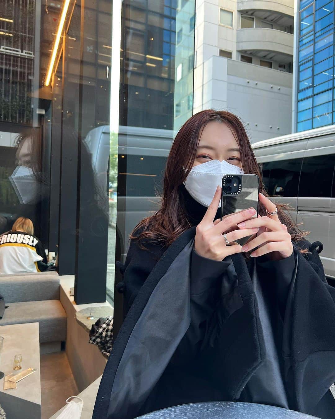 瀬名ひなののインスタグラム：「後ろのトラックずっと停まってた😴  ひさしぶりにココア飲んだらめちゃうまだった☕️🖤」