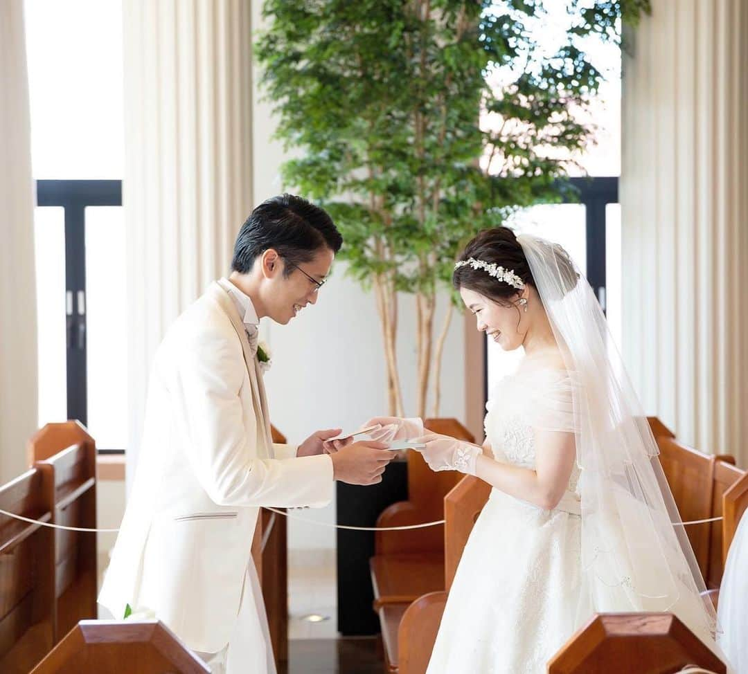 福井結婚式 ヴィラグランディス福井のインスタグラム：「【#wedding】 ・ ・ 結婚式だから、 伝えられる想いがある✨ ・ ・ To All Lovers... 〜すべての愛しい人たちへ〜 ・ ・ ・ #ヴィラグランディス福井 他の写真も気になる方はプロフィールから 公式HPもご覧ください▶︎▶︎▶︎ ⁡ ・ ・ To All Lovers... 〜すべての愛しい人たちへ〜 ・ ・ ∞∞∞∞∞∞∞∞∞∞∞∞∞∞∞∞∞∞∞∞∞∞∞∞∞∞ ⁡ ヴィラ・グランディス ウエディングリゾート福井では ブライダルフェアを開催中です！ Instagramからでもご予約受け付けておりますので お気軽にDMからご連絡ください🕊 𓈒 𓂂𓏸 お待ちしております✉ ⁡ #ヴィラグランディス福井 ⁡ 他の写真も気になる方はプロフィールから 公式HPもご覧ください▶︎▶︎ ⁡ ∞∞∞∞∞∞∞∞∞∞∞∞∞∞∞∞∞∞∞∞∞∞∞∞∞∞」