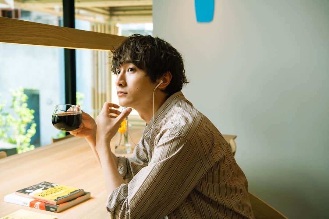 平岩享のインスタグラム：「#小関裕太 #yutakoseki #kosekiyuta #pen#bluebottlecoffee #shibuya#bluebottlecoffeeshibuya  #ポートレート #portraitphotography #portrait #photo #photography #photographer #toruhiraiwa #平岩享」