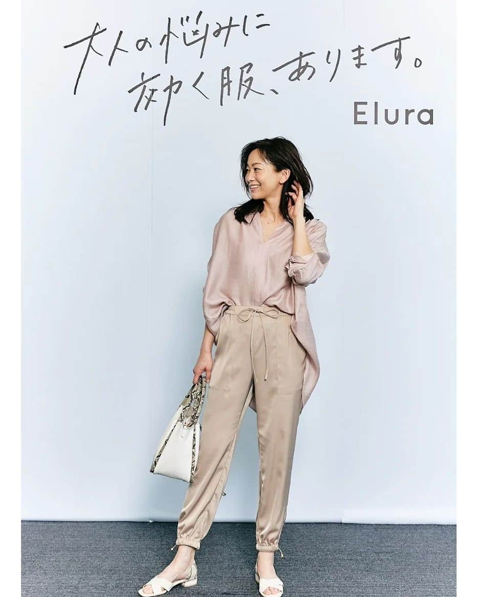 佐藤純さんのインスタグラム写真 - (佐藤純Instagram)「Elura 2022 SS 展示会へ😊  @elura_official   コンセプトは『大人の悩みに効く服‼️』  なんて、素敵なキャッチコピーなんでしょう😊  きちんと感もあり、リラックス感もあり。  着心地もよくて、シルエットもきれい👏  ベーシックなカラーもいいし、これからの季節は春らしいカラーもいいよね。  エルーラの服は、高見えするのに手に取りやすい価格なところも魅力です😉  #elura #エルーラ #展示会 #大人の悩みに効くコーデ #大人の悩みに効く #大人の悩みに効く服 #大人カジュアル #カジュアルコーデ #大人コーデ #ママ #ママモデル #モデル #mama #mamamodel #model」2月28日 14時59分 - junsatoidea