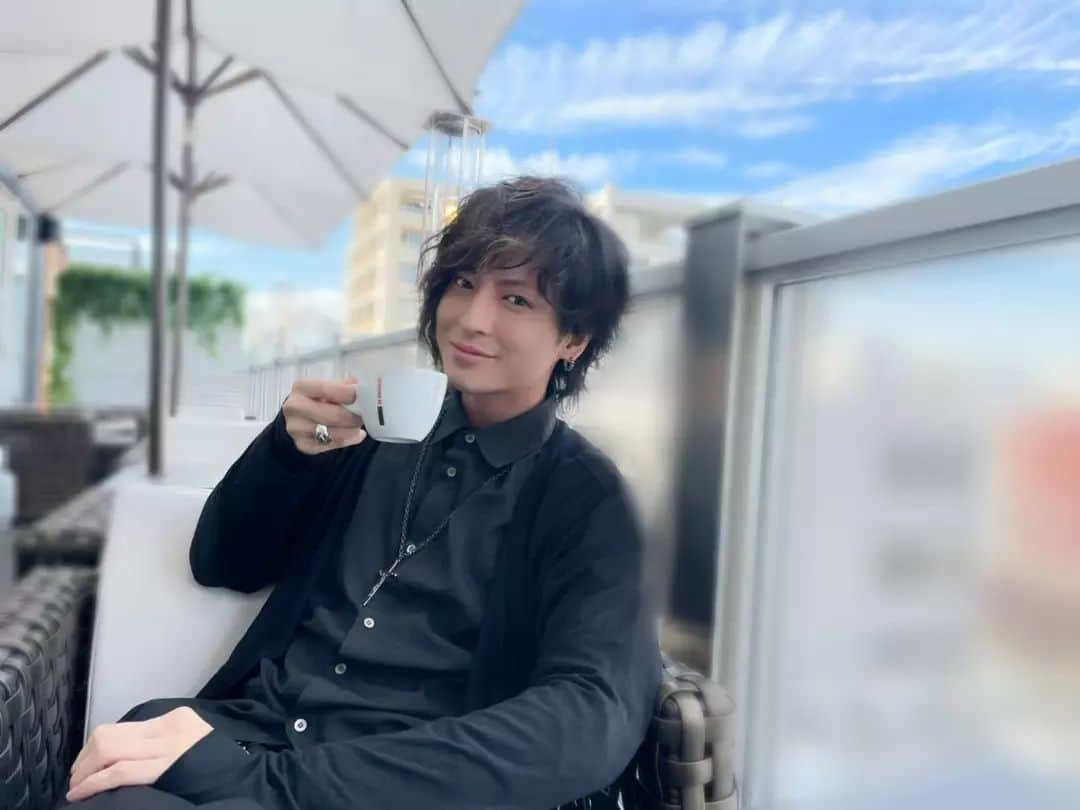 斉藤秀翼のインスタグラム：「#誕生日前日の彼氏とお茶なう⁡ ⁡に使っていいよ。」