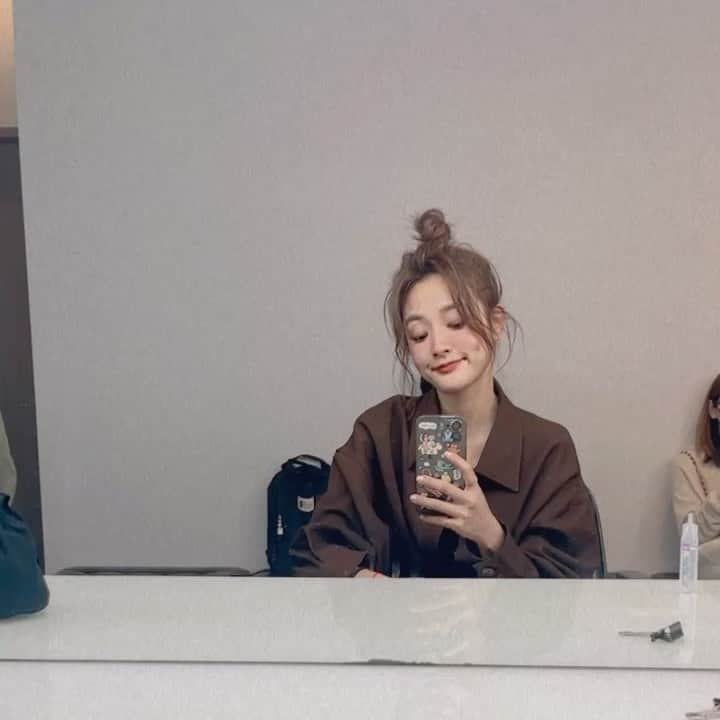 ジングルワンのインスタグラム：「： 🙃」