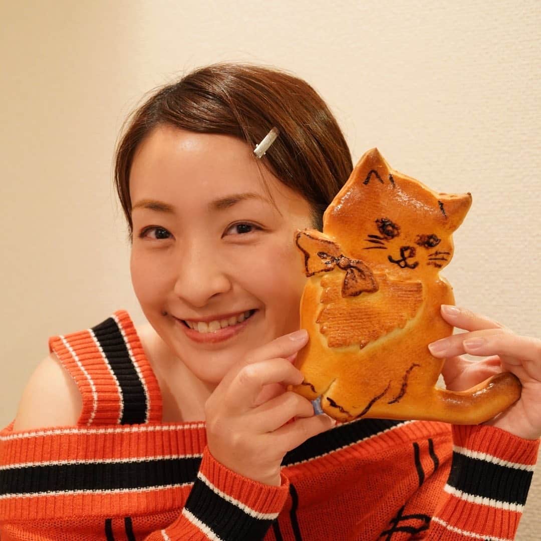 植田佳奈さんのインスタグラム写真 - (植田佳奈Instagram)「#工芸パン #パン教室 #ホームメイドクッキング #猫の日 #パン作り」3月1日 1時55分 - ueda__kana