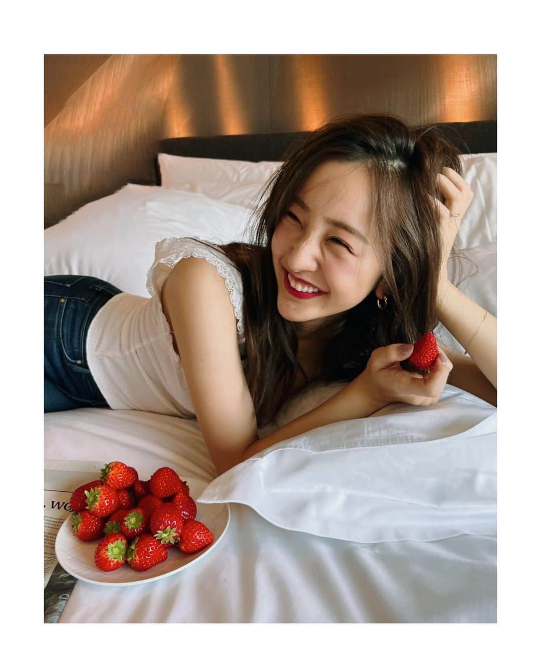 のインスタグラム：「改めて、オシャレやファッションが 女性にとって、多大なる影響を与えてくれる 存在と気付かされました🍓  ~Rosy Luce~  @rosyluce  #Rosyluce」
