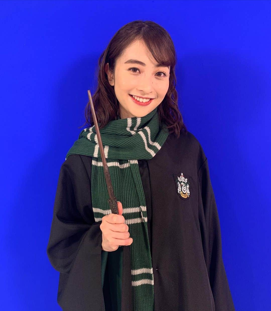 日比麻音子のインスタグラム：「ハリーポッターと呪いの子、 応援大使を務めます🪄  7月に開幕する舞台！ 各番組で盛り上げられるようがんばります！  憧れのローブに身を包み、 テンション上がっています。  #ハリーポッター  #ハリーポッターと呪いの子 私の担当は、 #スリザリン」
