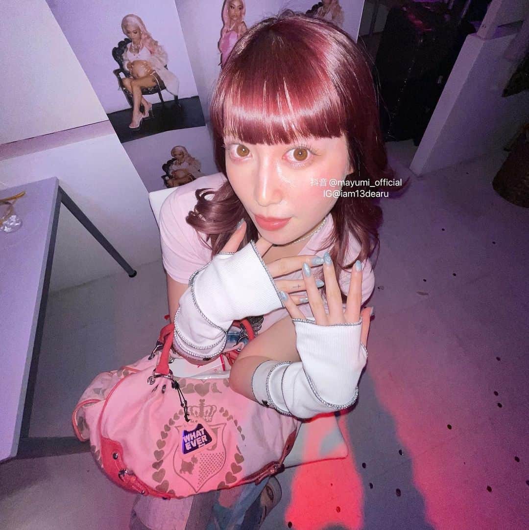 のインスタグラム：「@peargrace_official ☆ お友達がハンドメイドしたアームウォーマー✌️ これで平成ギャルになれるぅ💖」