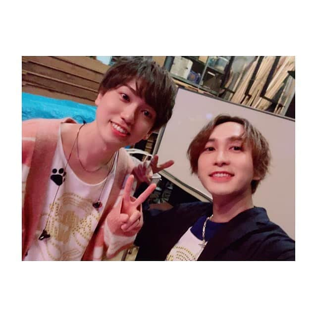 中島ヨシキさんのインスタグラム写真 - (中島ヨシキInstagram)「昨日の。自撮りだいたい同じ顔しててぴえん🥺 岳人は春からのラジオもよろしく😉  #東京カラーソニック #カラソニ #ソニライ #斉藤壮馬 #梶原岳人」2月28日 21時07分 - yoshiki_n_626