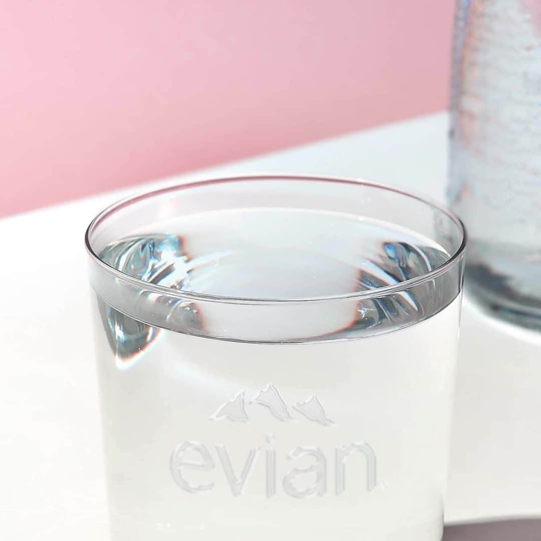 evianのインスタグラム：「Pure water that’s been filtered for 15 years, uniquely sourced from the Alpine mountains 🏔💧⁣ ⁣ #evianwater #frenchalps #water⁣」