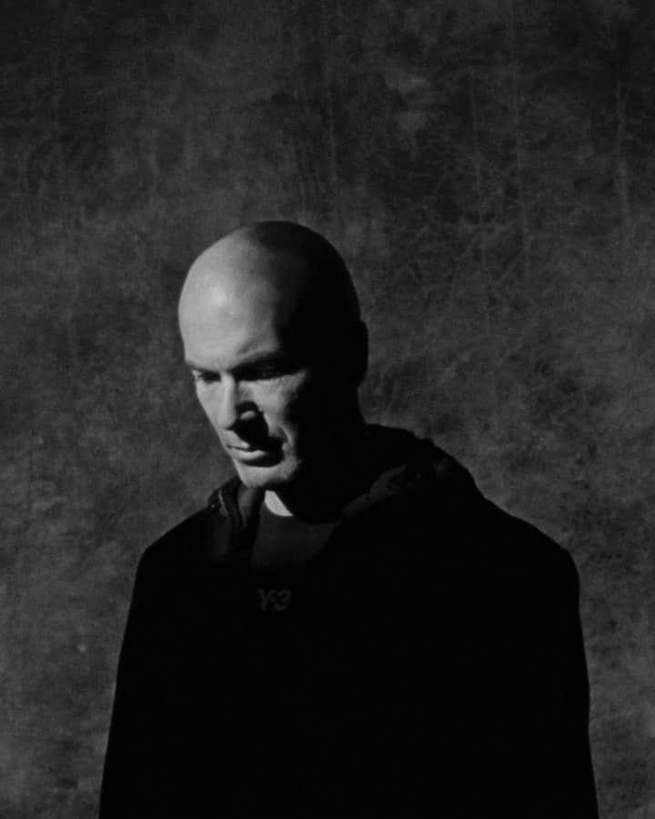 ワイスリーのインスタグラム：「Y-3 and @zidane. Undeniably iconic.  To mark 20 years of partnership between adidas and Yohji Yamamoto, Y-3 turns to @zidane to exemplify 20 Years: Re-Coded; celebrating the brand’s past, present, and future.   -- Discover the collection at adidas.com/y-3 Availability depends on location. #adidas #Y3 #YohjiYamamoto」
