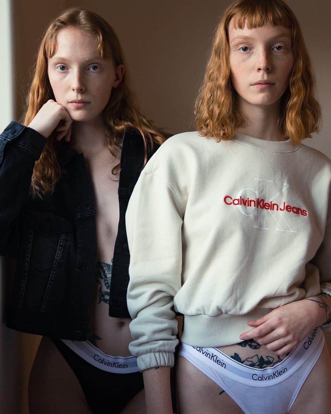 Calvin Kleinさんのインスタグラム写真 - (Calvin KleinInstagram)「Morning at home in #mycalvins. With spring campaign cast members @gracexfly and @hopelfly 🌹」3月1日 7時07分 - calvinklein