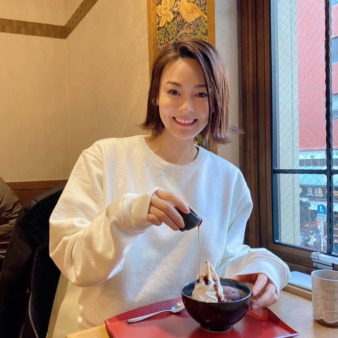 伴杏里のグルメインスタ