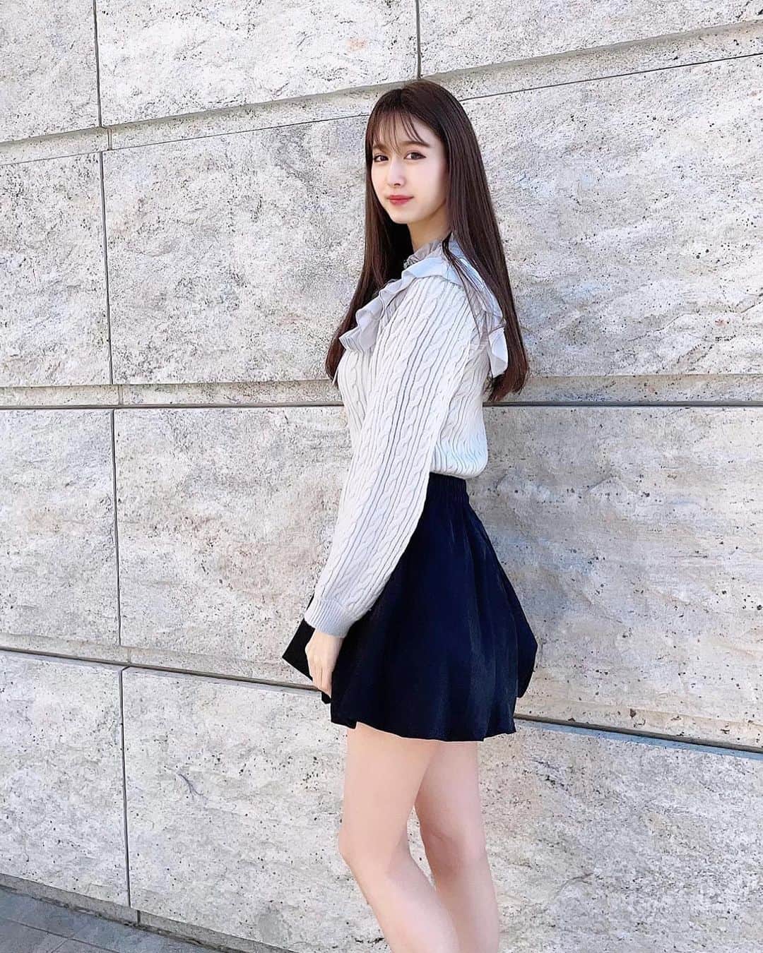 のインスタグラム：「3月🌸  今月も宜しくお願い致します🙏🏻💐 ちょうど今日花粉も感じ始めたので そろそろアレグラデビューです🥲꙳  お仕事に支障出ませんように..🤔🌿  #春 #春服 #春コーデ #3月 #リボンコーデ #spring #springfashion」