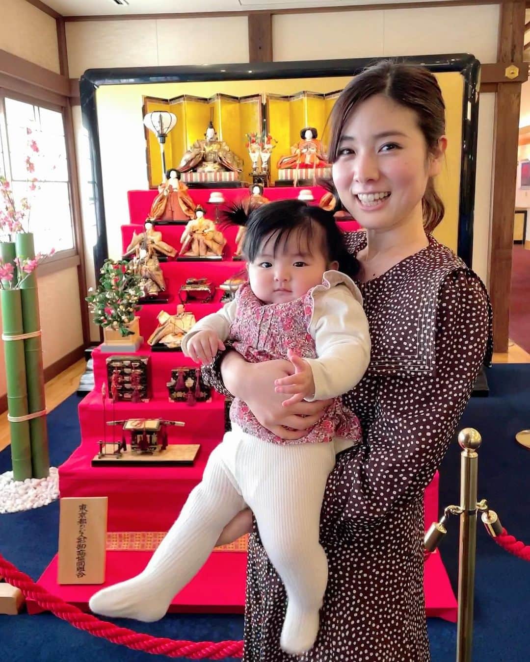 逢月あかりさんのインスタグラム写真 - (逢月あかりInstagram)「フェイスペイント🖌 ではなく、 真っ赤なくれいの#てれきゅんパック  してみました💆‍♀️ 真っ赤な理由はマテラパウダー☺️ 毛穴より小さな粒子が汚れに吸着してくれるクレイみたい。 さっぱりすっきり感が ...