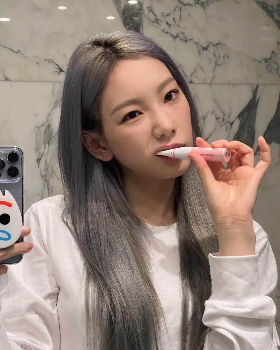 テヨン のインスタグラム：「내 맘대로 사는 게 좋으신 분 😛💜 @nerdyofficial」