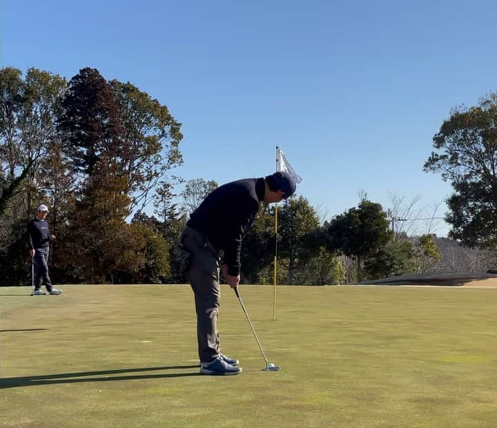 清水直行のインスタグラム：「パター (残 6yd) パター、入らんなぁ😩 練習するしかない。。。 ⛳️ゴルフ頑張るシリーズ  #千葉バーディクラブ  #ゴルフ #golf #golfswing  #ゴルフ好き  #ゴルフ好きな人と繋がりたい  #ゴルフ上手くなりたい #清水直行」