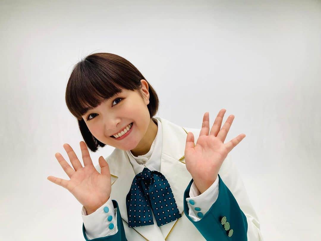 葵わかなのインスタグラム：「「マイネオ」 新CM🌸  なんか面白い…😳  すごい顔してますが、ぜひ観てね笑  春の陽気ですね！ 暖かくて穏やかな気持ちになります。  全ての人が穏やかに過ごせる日々を取り戻せますように、心から願います。」