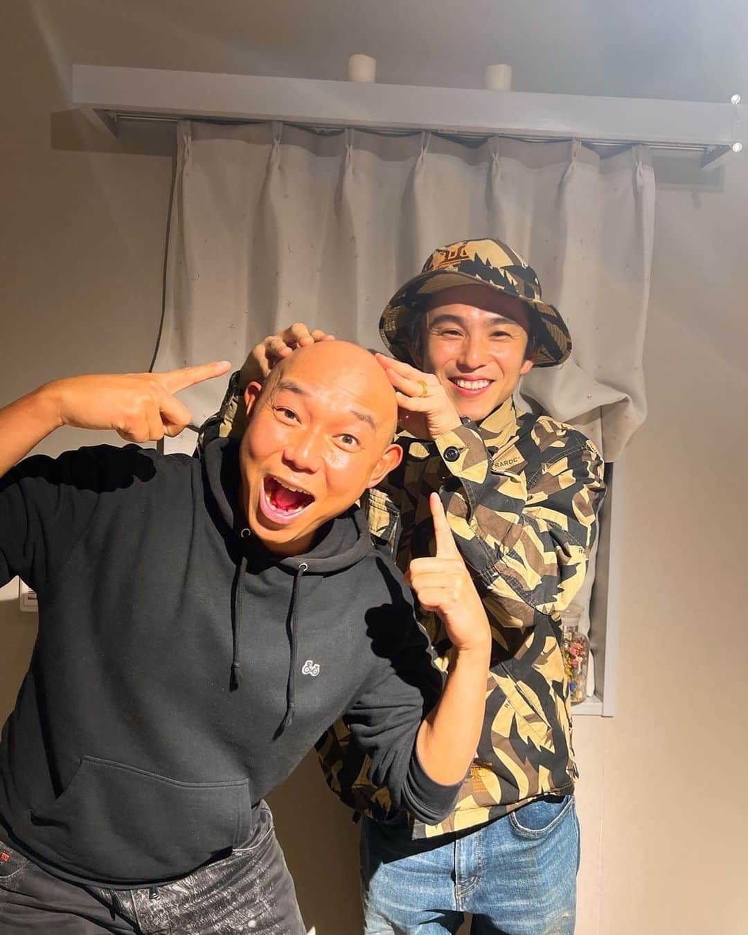 中尾明慶さんのインスタグラム写真 - (中尾明慶Instagram)「そういえば先日サブロクのそうすけさんとYouTube撮影前にヘッドスパ行ってきた👍 そうすけさんの頭はドライヘッドスパなのにオイリーでした、、、 最高に気持ちよかった🙋‍♂️ 贅沢な時間だったなぁ！」3月1日 15時52分 - akiyoshi0630nakao