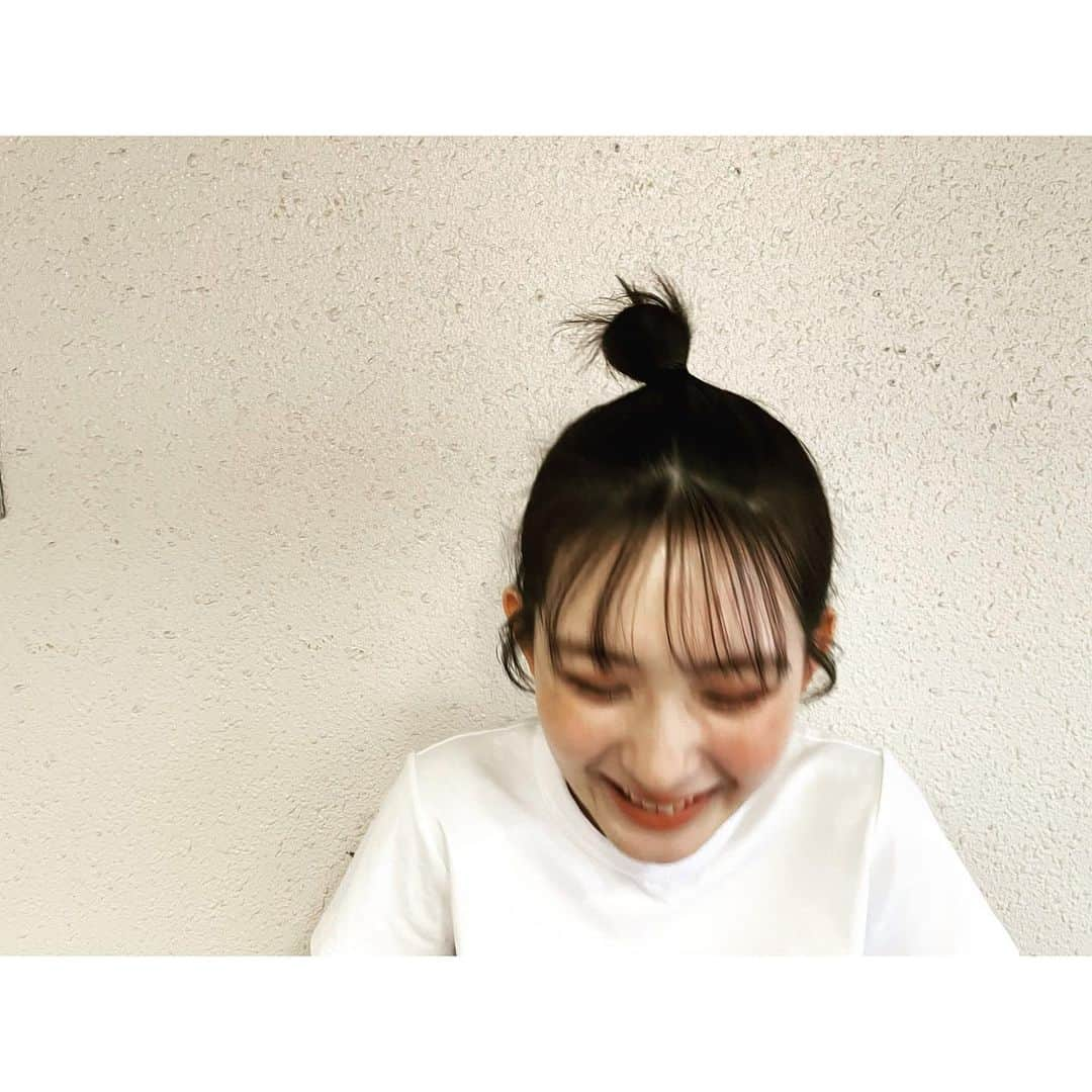 畑芽育さんのインスタグラム写真 - (畑芽育Instagram)「📢 ㅤㅤㅤㅤㅤㅤㅤㅤㅤㅤㅤㅤㅤㅤㅤ 嬉しい嬉しい嬉しい！お知らせです！ Twitterや研音公式HPでは既に告知済みですが、 私の20歳の誕生日である4月10日に初のファンイベントを 開催することになりました！！嬉！幸！💃🏻💃🏻  どうしよう、念願のファンイベントです しかもハタチのお誕生日に、です 今からドッキドキのワックワクです  イベントでやってみたい事したい事あれば どしどし案を送ってくださいナ🦖  まだまだ抽選受付中なので研音Messageよりご応募ください😽  皆さんに会えるのを心から楽しみにしています♡  #やっと100投稿め」3月1日 22時06分 - mei_hata_official