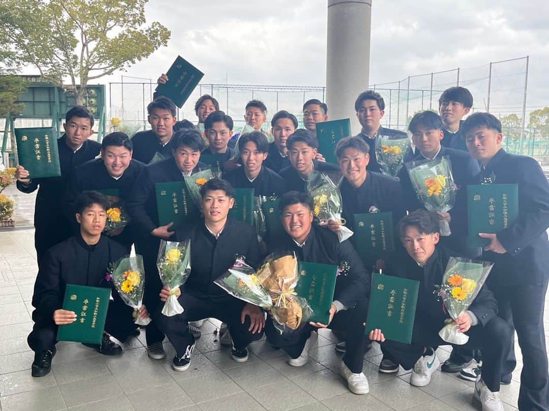 のインスタグラム：「卒業しました！！  #市立和歌山   #ありがとう」