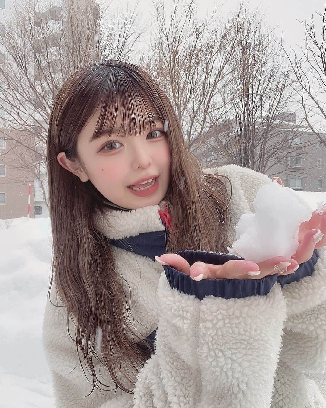 りょーかさんのインスタグラム写真 - (りょーかInstagram)「・ ・ どさんこ女子です❄️☃️ 北海道はまだまだ雪がたくさんなの、、 ・」3月1日 16時45分 - ryoka_0720