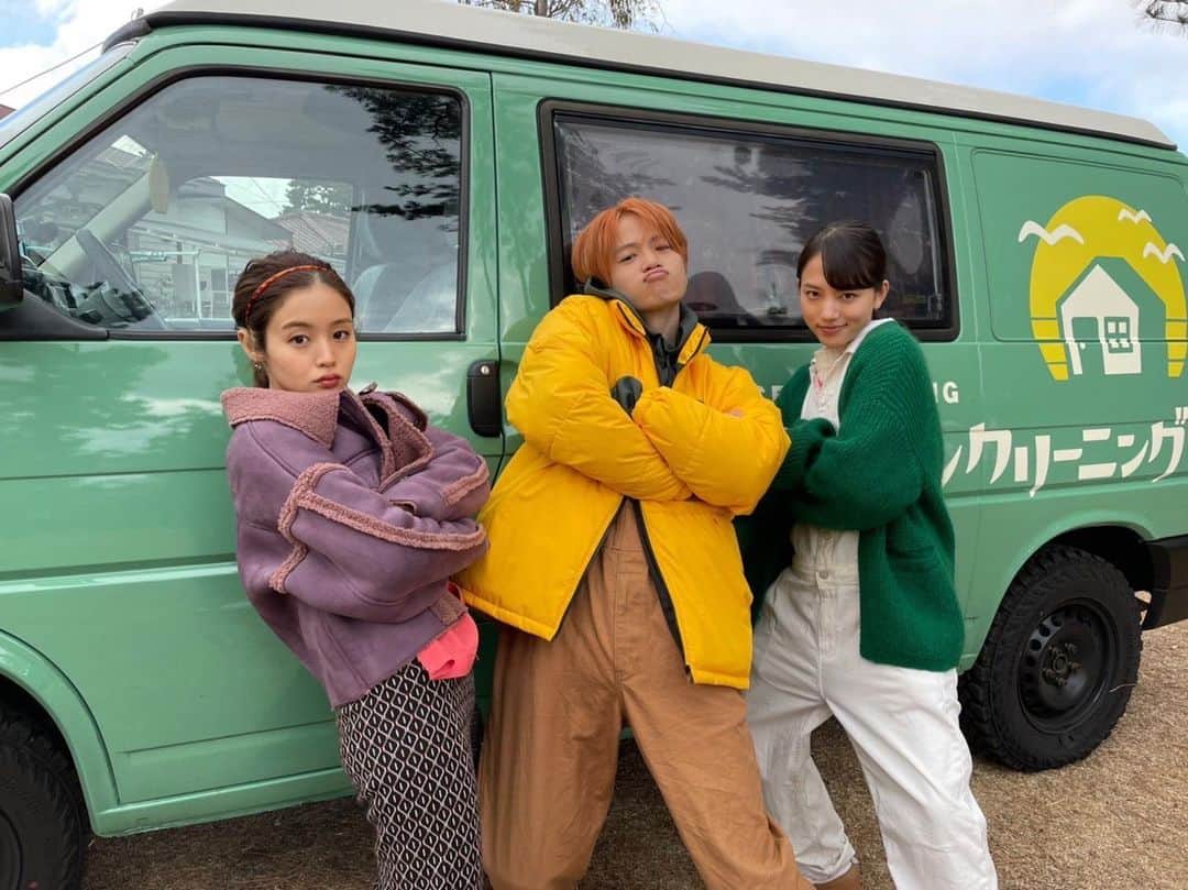 のインスタグラム：「❤️今夜10時は第8️⃣話❤️  いよいよ花枝ちゃんと芦田の恋の取り組み完結！？ そして慎吾も、花枝のためにある行動に.....！？  今日も最後まで目が離せません‼️👀✨  #ファイトソング #清原果耶  #菊池風磨 #藤原さくら  #幼馴染トリオ  #tbs」
