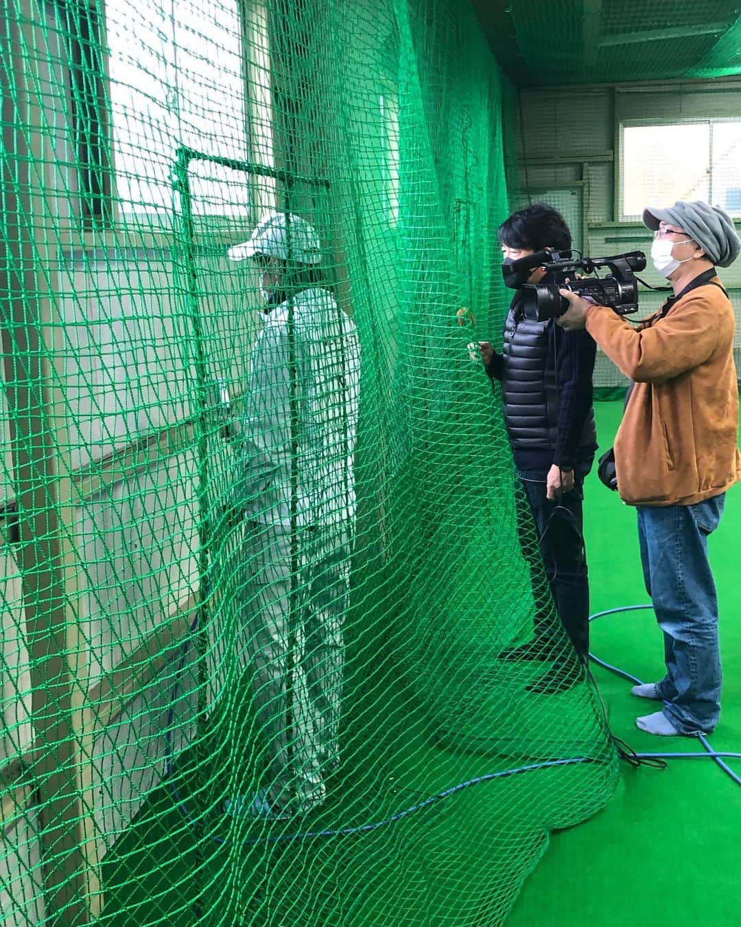 藤井淳志さんのインスタグラム写真 - (藤井淳志Instagram)「ついに完成！！！😁 あんなボロボロの建物がこんな立派になるなんて…感動😭 協賛、協力してくださった方々 本当にありがとうございます🤣 まずスタートはこの５人でやっていきます😁 野球の技術は僕と武山と山田で、 トレーニングメニューは、元ドラゴンズチーフトレーニングコーチの勝崎さん監修で、それぞれ質の高いものを提供していきます😁 まずはホームページから無料体験を予約して、是非訪れてください😊 広くて綺麗過ぎてビビるはず！ HP  https://atsh4.com/  名古屋城とかディズニーランドにも塗布してる、最強のウィルス対策デオファクターで完璧でございます😆 黒さんも撮影and塗布作業ありがとうございました〜😁 #藤井淳志#中日ドラゴンズ#勝崎耕世#武山真吾#山田大樹#トレーニング#ジム#完成##黒岩唯一#デオファクターカーサ」3月1日 18時35分 - atsushi.fj4