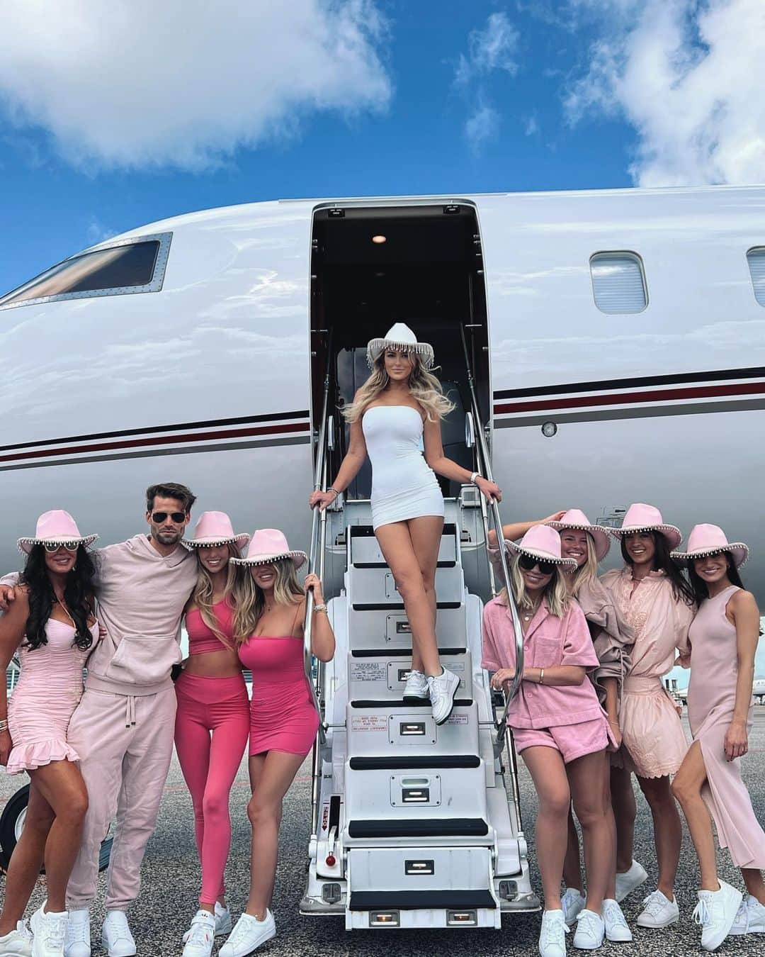 ポーリーナ・グレツキーのインスタグラム：「𝙿’𝚜 𝙻𝚊𝚜𝚝 𝙳♡」