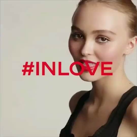 セレステ・バーバーのインスタグラム：「All you need is love.  And incredible bone structure. 🔊  #celestechallengeaccepted  #celestebarber  #funny  #lilyrosedepp」