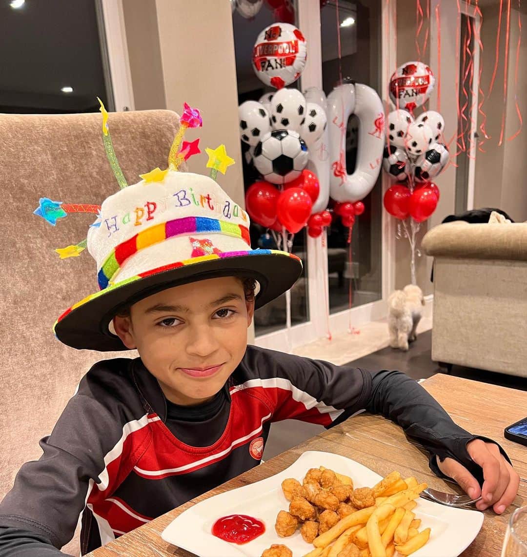グレン・ジョンソンのインスタグラム：「Happy Birthday Lil man. Love you so much xxx」