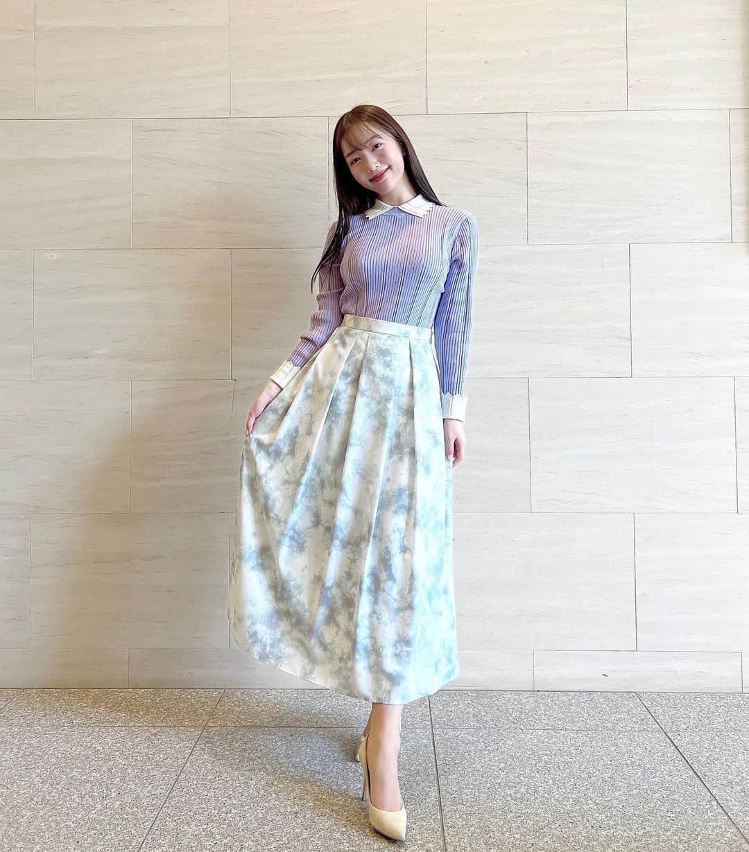 のインスタグラム：「こんにちは😊  きょうのロケお衣装です🌷 tops @mystylingforyou  skirt @antissu_ebisu  shoes @dianashoespress   お馴染みのスタッフさん達が本当に面白くて 楽しい時間でした😂  後日『気になる！』コーナーで📺✨  #newsevery」