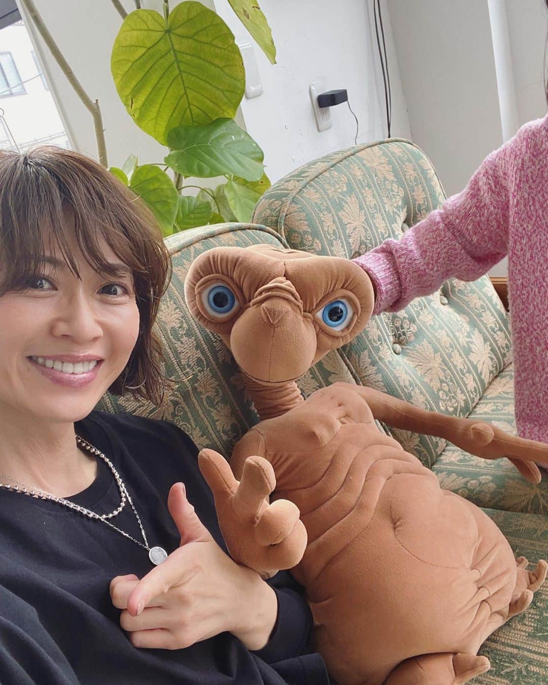 畑野ひろ子のインスタグラム：「スタジオに着いたらE.T.が👉 @story_love40 📷」