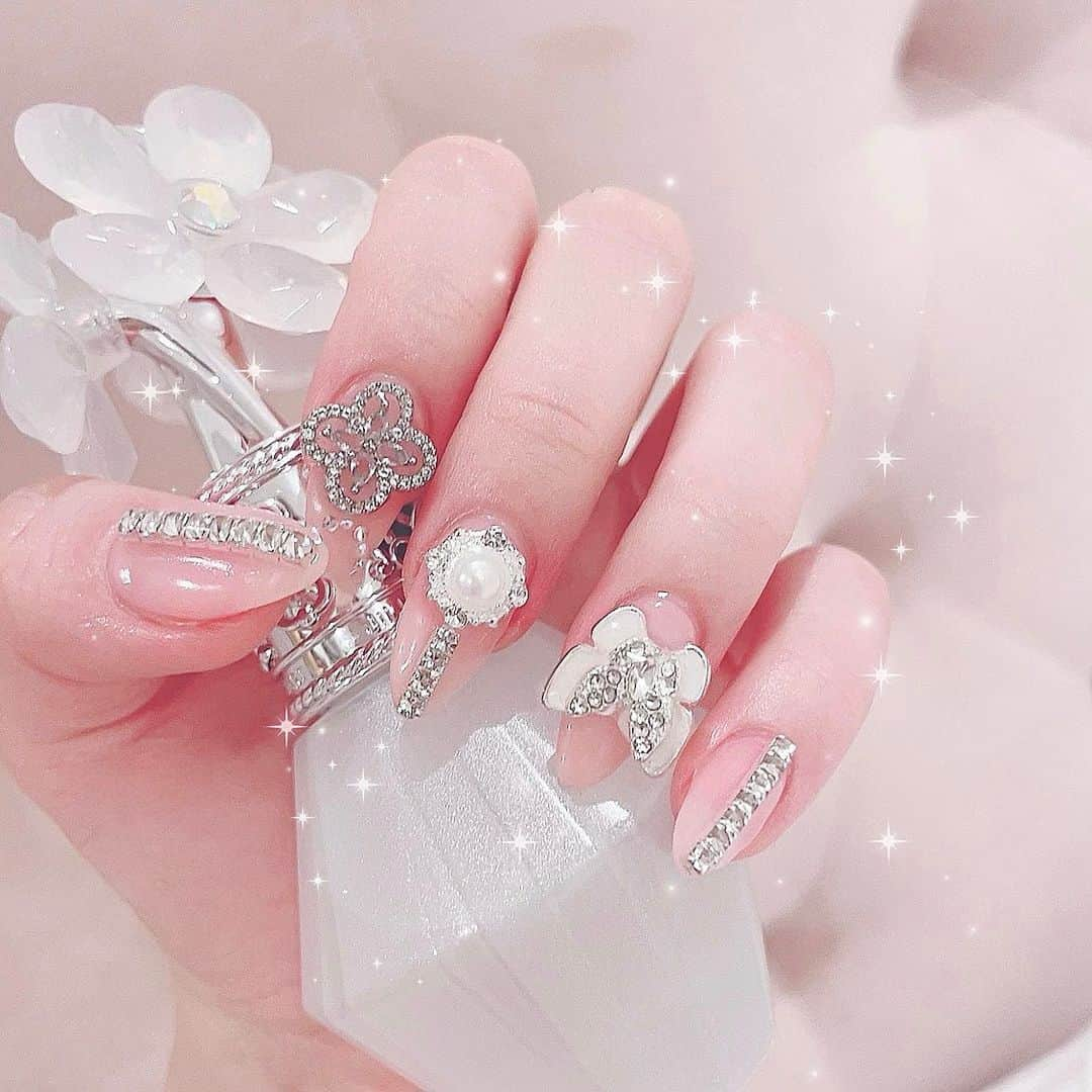 斎藤あみりさんのインスタグラム写真 - (斎藤あみりInstagram)「ᴺᵉʷ♡ ･ ･ ･ ･ ･ #ネイル#newnail#バタフライネイル #pinknails #韓国ネイル」3月2日 12時04分 - amirichan123