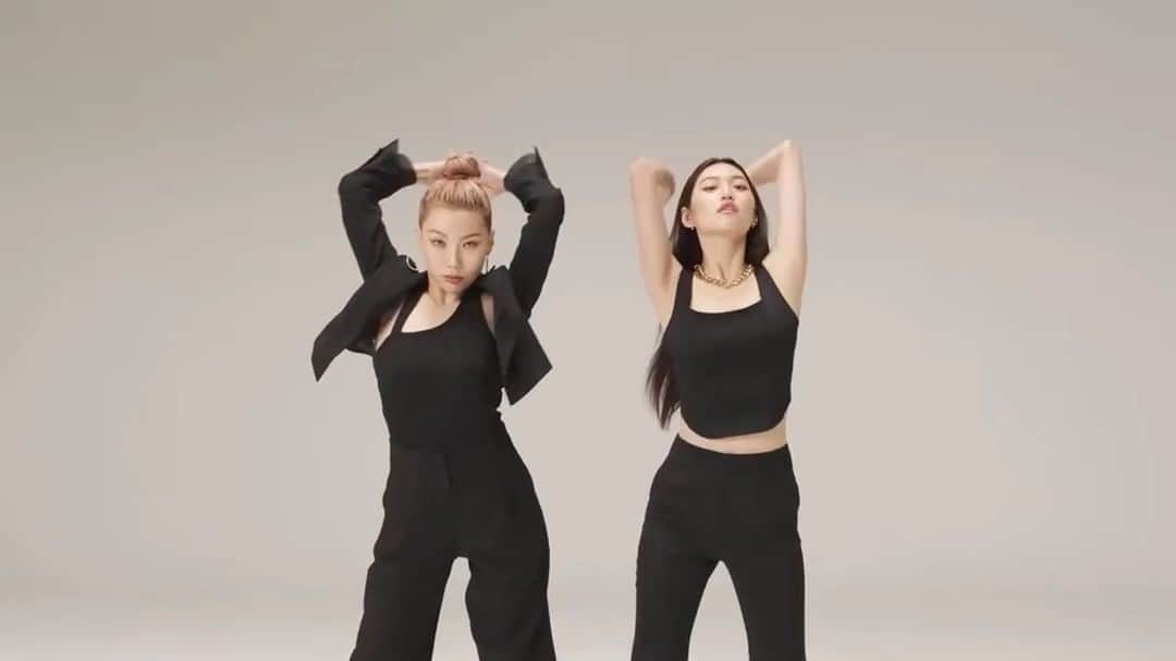 キム・ドヨンのインスタグラム：「BobbiBrown x Doyeon & Simeez」