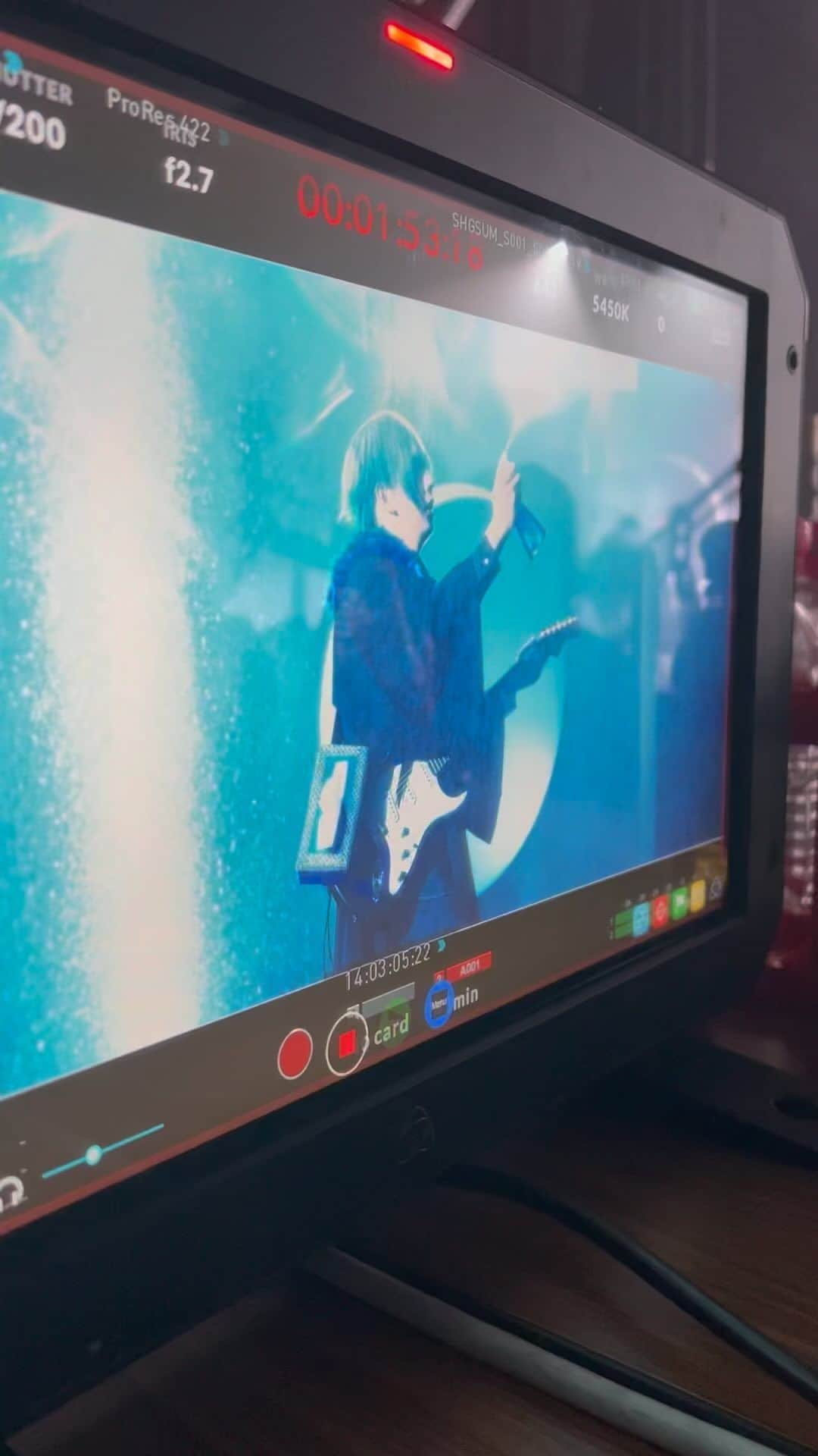 向井慧のインスタグラム：「「鼻水木」もMV公開。 #美炎 #ソロパート #完全なエアギター #ただ体を揺らしてるだけ #チョコプラのYouTubeチャンネルで完全版が観られます」