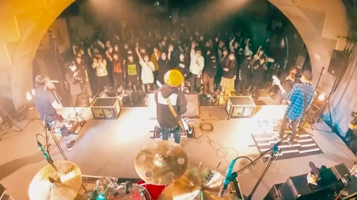 ナオミチのインスタグラム：「【LIVE MOVIE②】  2021年11月27日 @神戸チキンジョージ KNOCK OUT MONKEY 結成20周年 & 神戸チキンジョージ 40周年(＋1) 『Anniversary × Anniversary』公演ダイジェスト映像公開!! youtu.be/I5vZcCeB_l0  #knockoutmonkey #ノクモン」
