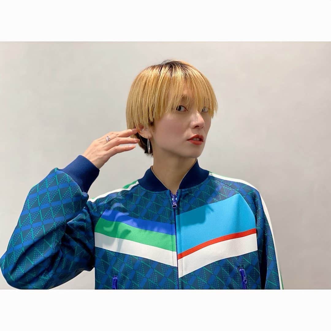 柴咲コウのインスタグラム：「先日の『MIRRORLIAR FILMS（ミラーライアーフィルムズ） Season2』舞台挨拶のときの☺️  #柴咲監督作品 #巫. #KANNAGI #shortfilm #日常に短編映画を #九者九様 #現実と虚構の狭間 #現実は自分の意識が創る #未来は自分が決める」