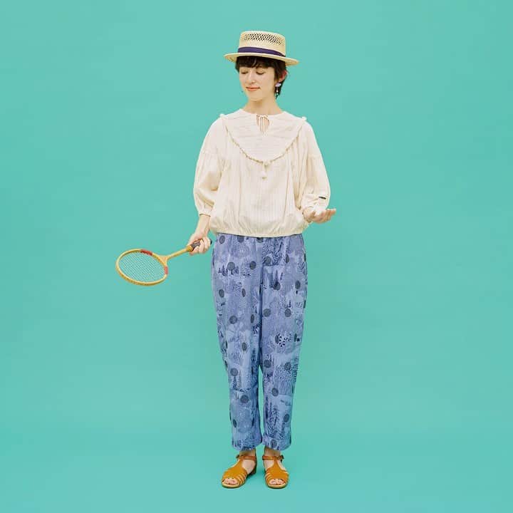 marbleSUD(マーブルシュッド) のインスタグラム：「春は身も心も軽快に🌼 フリンジにタッセルにレース！可愛い要素がぎゅっと閉じ込められた“ドビーLace Blouse”。柄のアイテムとも相性バッチリ💮プレスのウメのオススメアイテムです。」