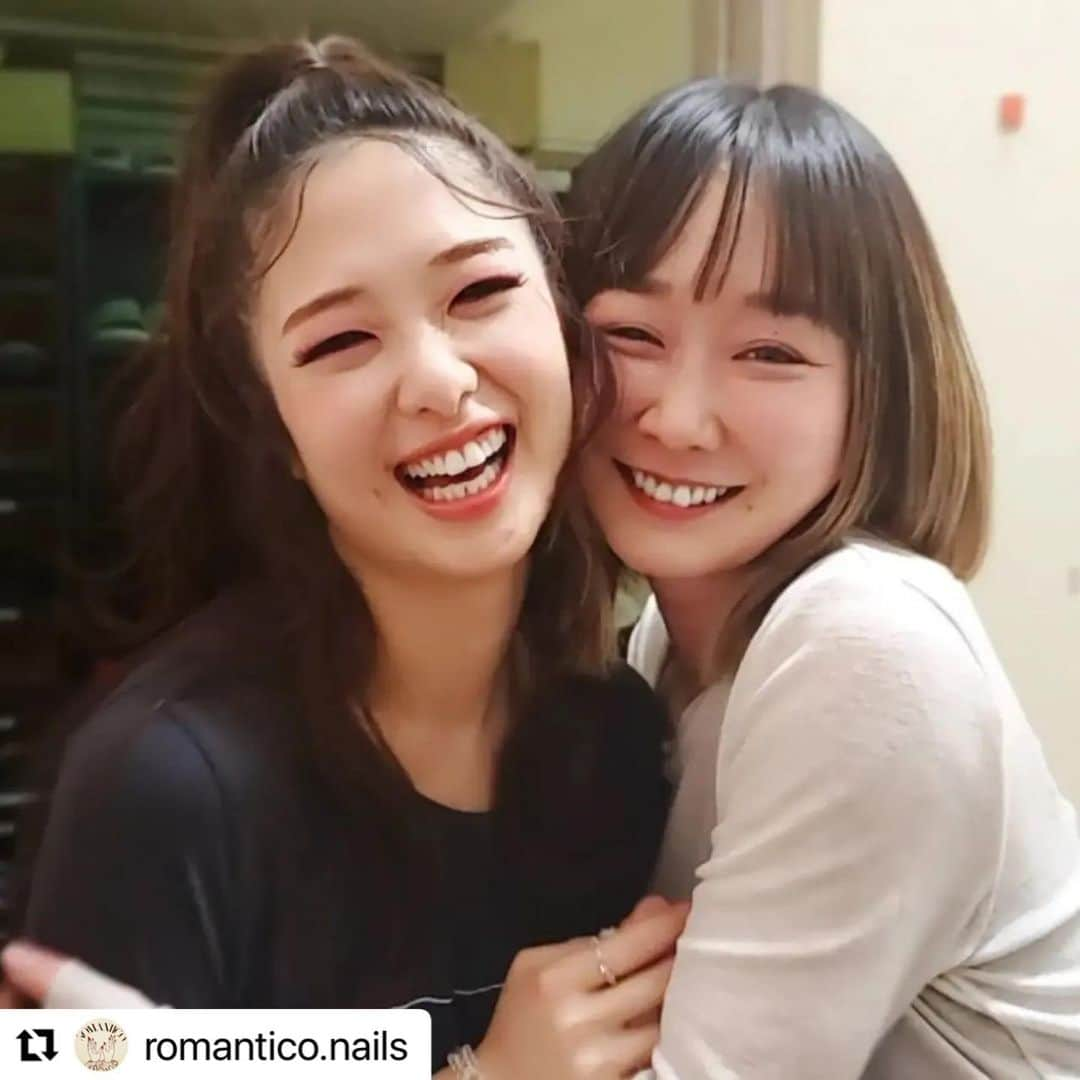 川上奈々美のインスタグラム：「次行くのが楽しみ😍 次はプライベートネイル☺️❤️ #Repost @romantico.nails with @make_repost ・・・ 💌 ⁡浅草ロック座 川上奈々美ラストステージ 彼女らしい愛でいっぱいの最高の舞台に感動した。  ネイルを任せもらって初めて見たストリップは本当に綺麗で、全身で感情を表現する彼女を見て感動した。  ラストステージの指先は、全てを光に変えてしまうようclearな光のnail。最後まで輝いていて、ネイルが光る綺麗さも彼女の輝きになっていて嬉しかった。  体や心が傷んだ時には光のお守りになれ、輝きだしたらさらに輝いてみんなにその輝きが届きますようにと。  いつも色んな話をしながら指先を飾らせてもらっていた⁡ ⁡ 川上奈々美引退 おつかれさま😊 新生 川上なな実をこれからまた楽しみにしています✨✨  お互い泣いたり 笑ったり忙しいね💕  彼女は素直で逞しくて、でも繊細で、這いつくばってでも立とうとするから強くなるね その強さはやわらかくて、儚くて優しい  それは成長し続けているから やわらかい  指先、足先をずっと任せてくれてありがとう たっくさんの感動をいただきました また これからも ❤⁡ ⁡⁡@nanamikawakami  ⁡⁡7枚目は最後のステージに行く前の私に行ってくるねの👋✨ｶﾜｲｲ😍 ⁡8枚目はステージにリボンを放って盛り上げてくれる方々の仕込みリボン⁡達🎉 ⁡9枚目は初めて出会った日のなな実ちゃん😊 ⁡photo @maikoitagaki  ありがとう💓⁡ ⁡⁡⁡ また、⁡現在作成中のドキュメンタリー映画⁡ ⁡｢裸を脱いだ私｣⁡ 楽しみにしています✨ ⁡ @hadakawonuidawatashi_film⁡ ⁡ ⁡ #川上奈々美  #川上なな実  #浅草ロック座」