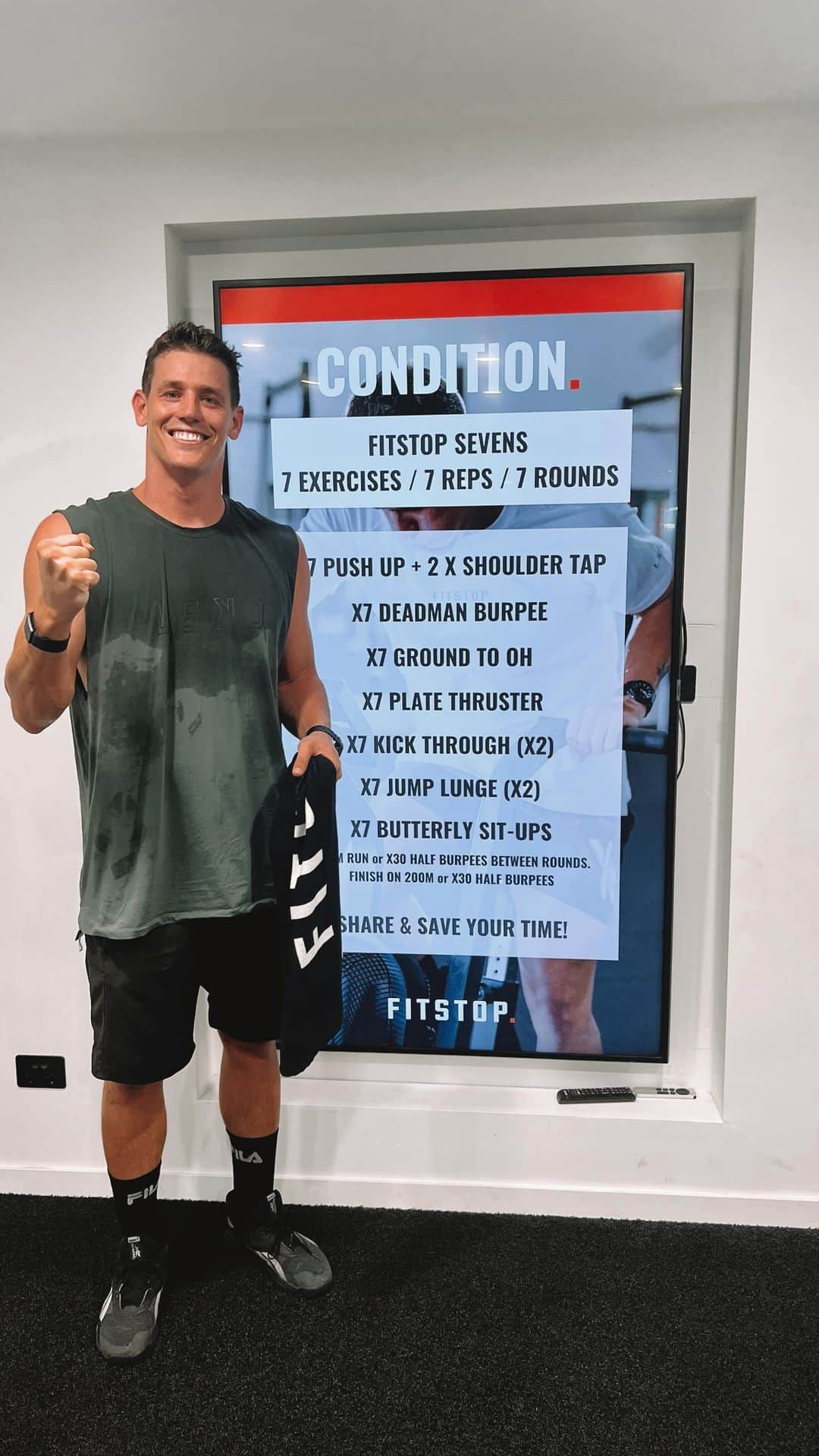 ジェイデン・ハドラーのインスタグラム：「@fitstopfitness Unstoppable Series is on! It’s been a slow start to the week with the floods. Today’s CONDITION session really kicked me into gear.  7 Exercises / 7 Reps / 7 Rounds  7 x push ups - 2 x shoulder taps  7 x deadman burpees 7 x ground to OH 7 x plate thruster 7 x kick through (x2) 7 x jump lunge  7 x butterfly sit ups  200m Run  #fitstop #homeoffunctionalfitness #fitstoppartner @fitstop_newstead」