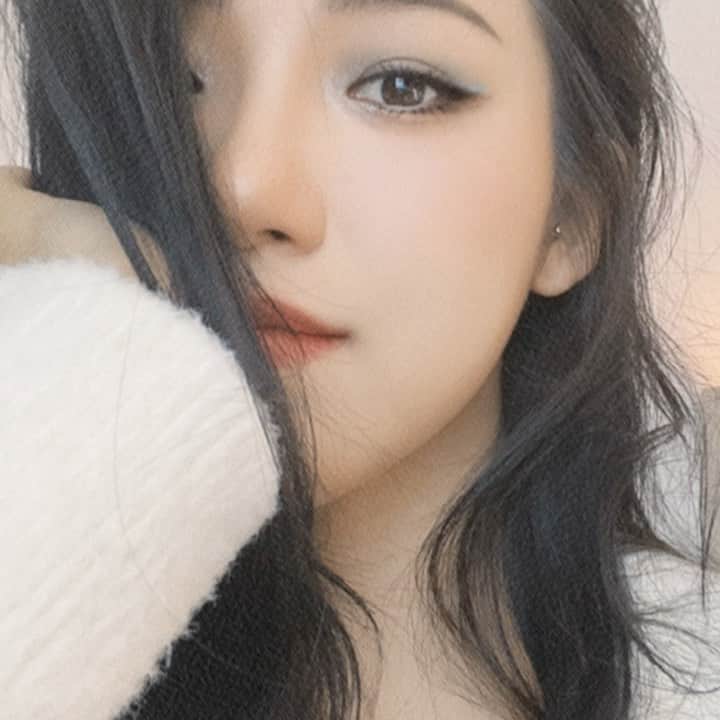 王詩エツのインスタグラム：「新的3月～」