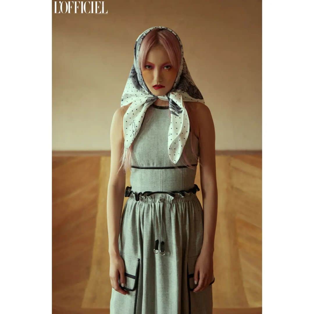のインスタグラム：「Lofficiel Thailand feb 2022 @lofficielthailand   Photo : @yun8narin  Stylist : @torrineestyle  Makeup Artist : @tang_tah Hairstylist : @kerkkim  Stylist Assistants : @thisa.m @donking_____  Thank you for your support : @a1models  🛹 @jumpmaster.skatehaus  #LOfficielThailand  #lofficielmode #lofficielfebruary2022」