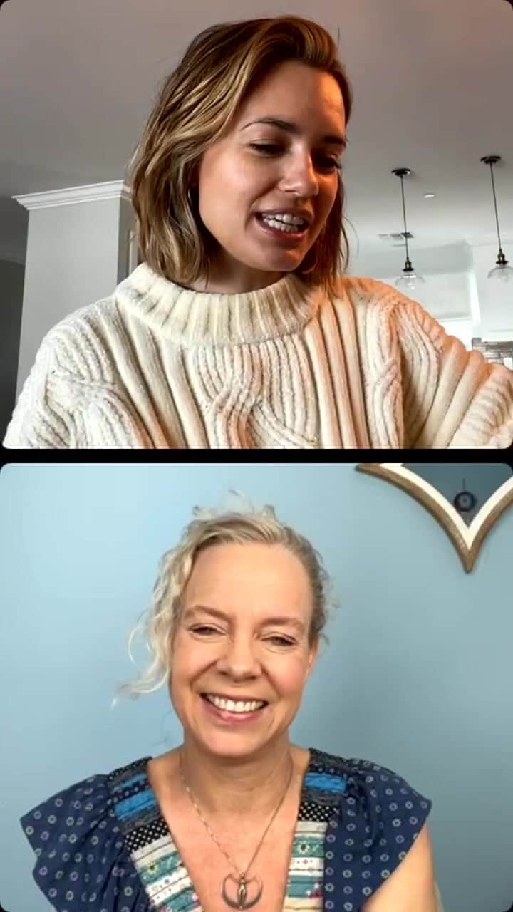 トーレイ・デヴィートのインスタグラム：「In case you missed this magical and inspiring talk I had with @janetraftis today, you can catch it here and now. 💕 Thank you Janet for sharing your love and gifts with us this morning! ✨💫 click the link in my bio to listen to a free 15 min clearing meditation from Janet. 🙏」