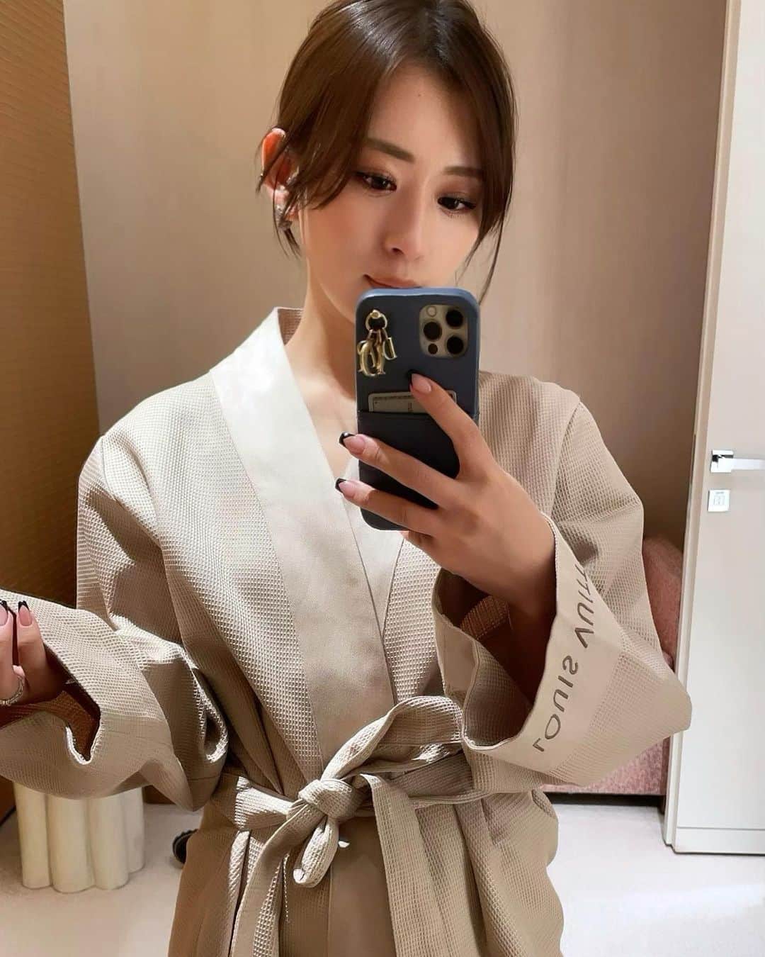 のインスタグラム：「・ ・ 🖤🤍最近のネイル🖤🤍 @esnail_japan  @esnail_osaka   #nails#esnail#esnailosaka#beauty」