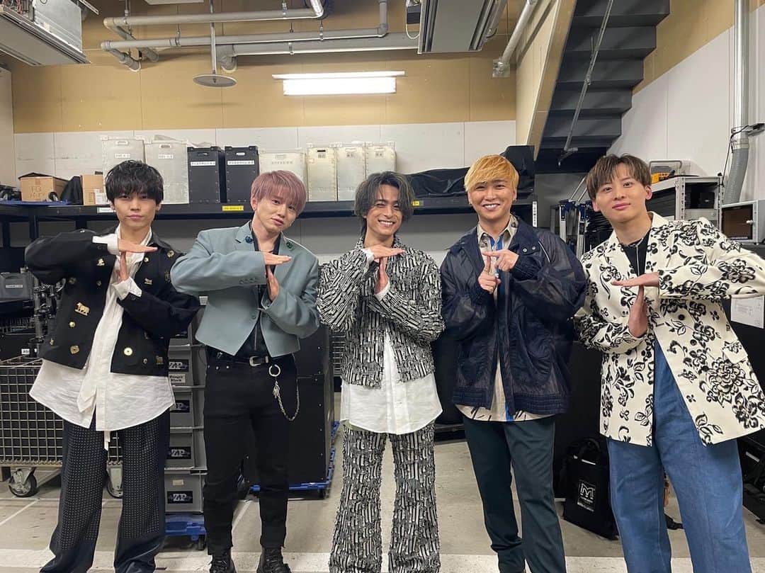 大野雄大のインスタグラム：「昨日はTune LIVE2022にお越し下さった皆様、応援して下さった皆様、  ありがとうございました☺️✨  久しぶりのオムニバスLIVEで本当に楽しすぎました！！🤣  気合い入りすぎたせいか、今日しっかり筋肉痛がきています。【まだ若い証拠です。笑】」